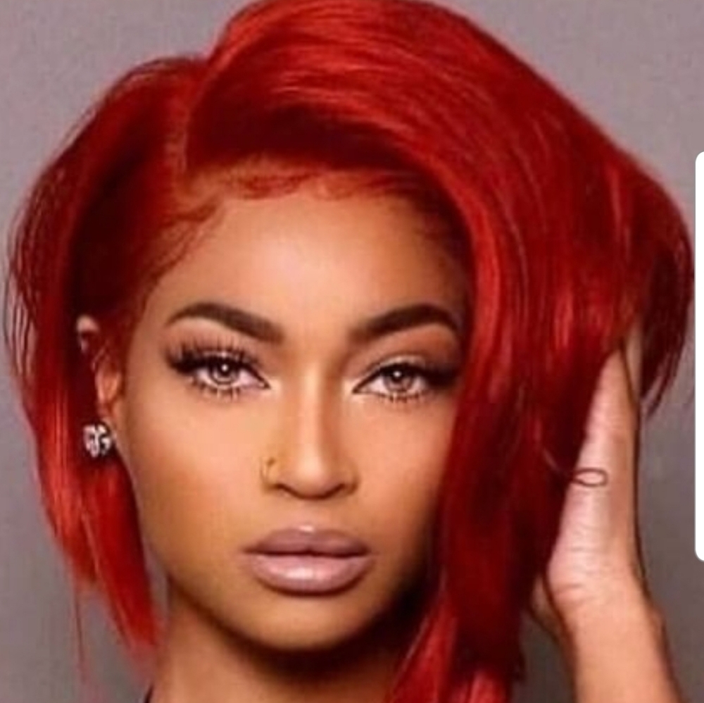 I'm selling 3 wigs that's in  the pictures .